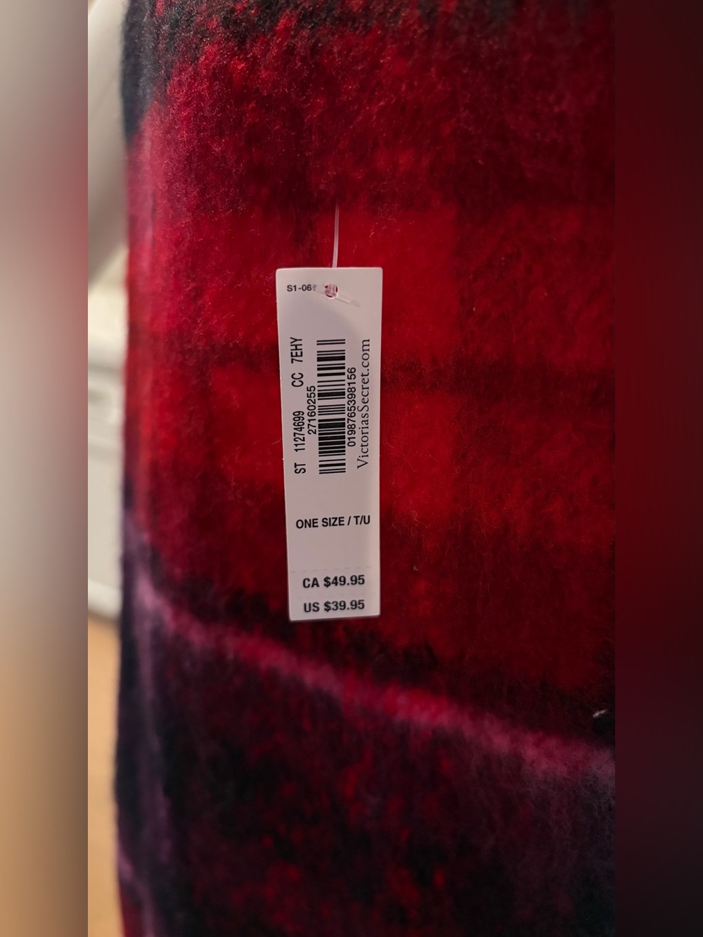 Victoria’s Secret - Classic Preppy Plaid Christmas Scarf in Black Red and Pink - Picture 6 of 7